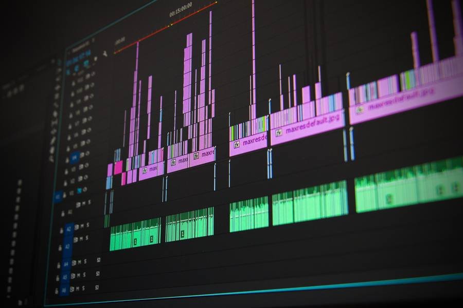 Línea de tiempo de edición de video en pantalla